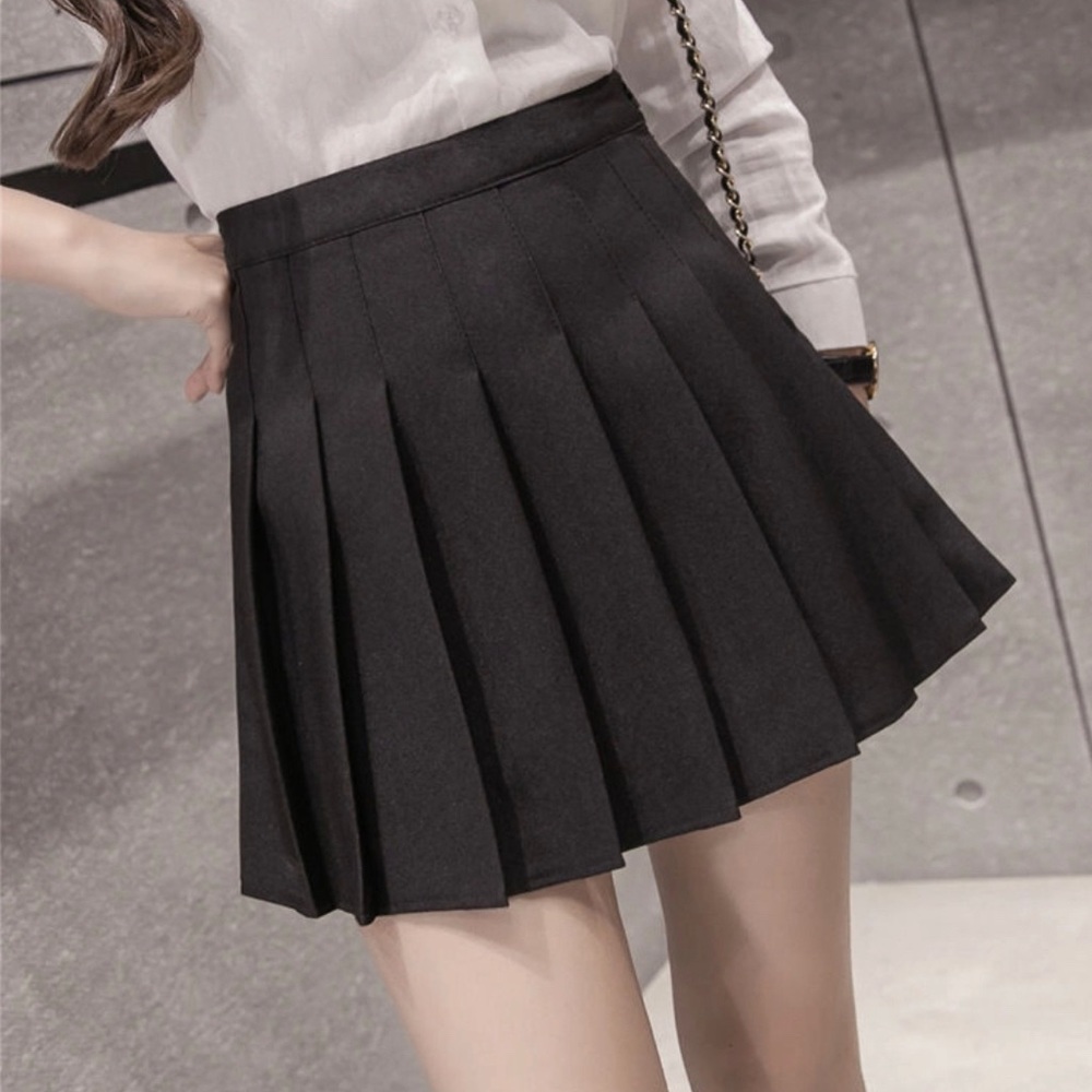 Black Yesstyle skirt